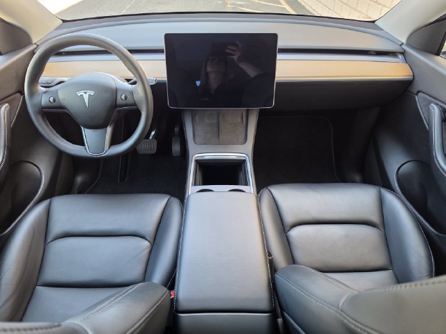 Used 2021 Tesla Model Y Long Range AWD/4WD image 38
