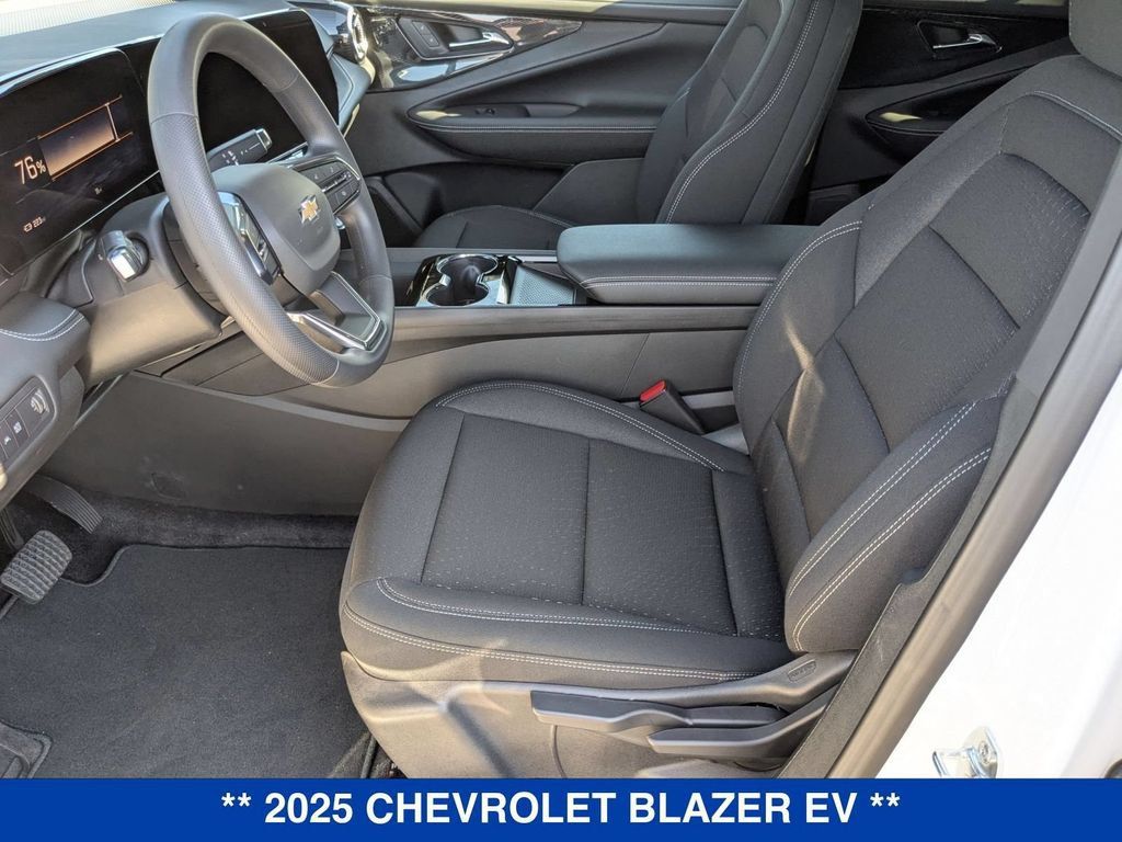 New 2025 Chevrolet Blazer EV LT AWD/4WD image 12