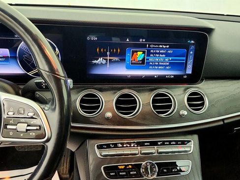 Used 2020 Mercedes-Benz E 350 4MATIC Sedan image 17