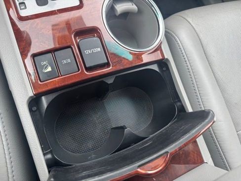 Used 2012 Toyota Highlander Limited w/ Tow Pkg image 17