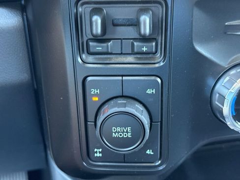 New 2026 Ford F250 Lariat w/ Black Appearance Package image 32