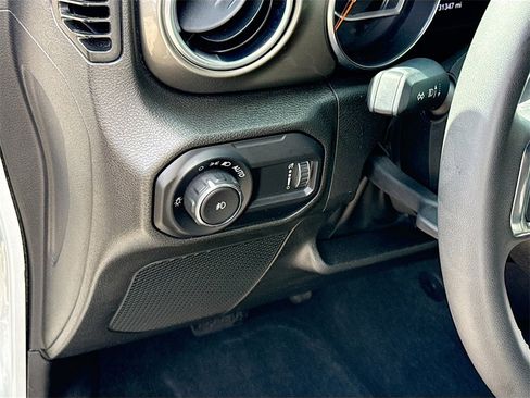 Used 2023 Jeep Wrangler Sahara image 11