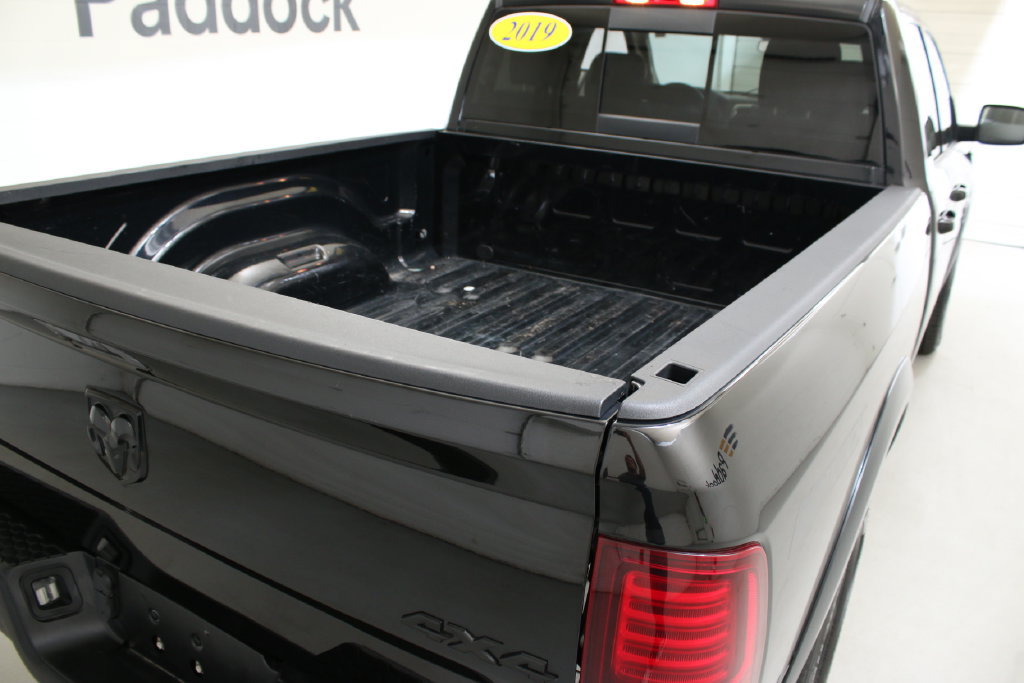 Used 2019 RAM 1500 Classic SLT AWD/4WD image 9
