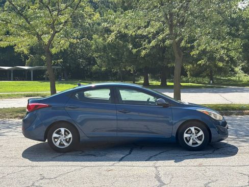 Used 2014 Hyundai Elantra SE FWD image 4