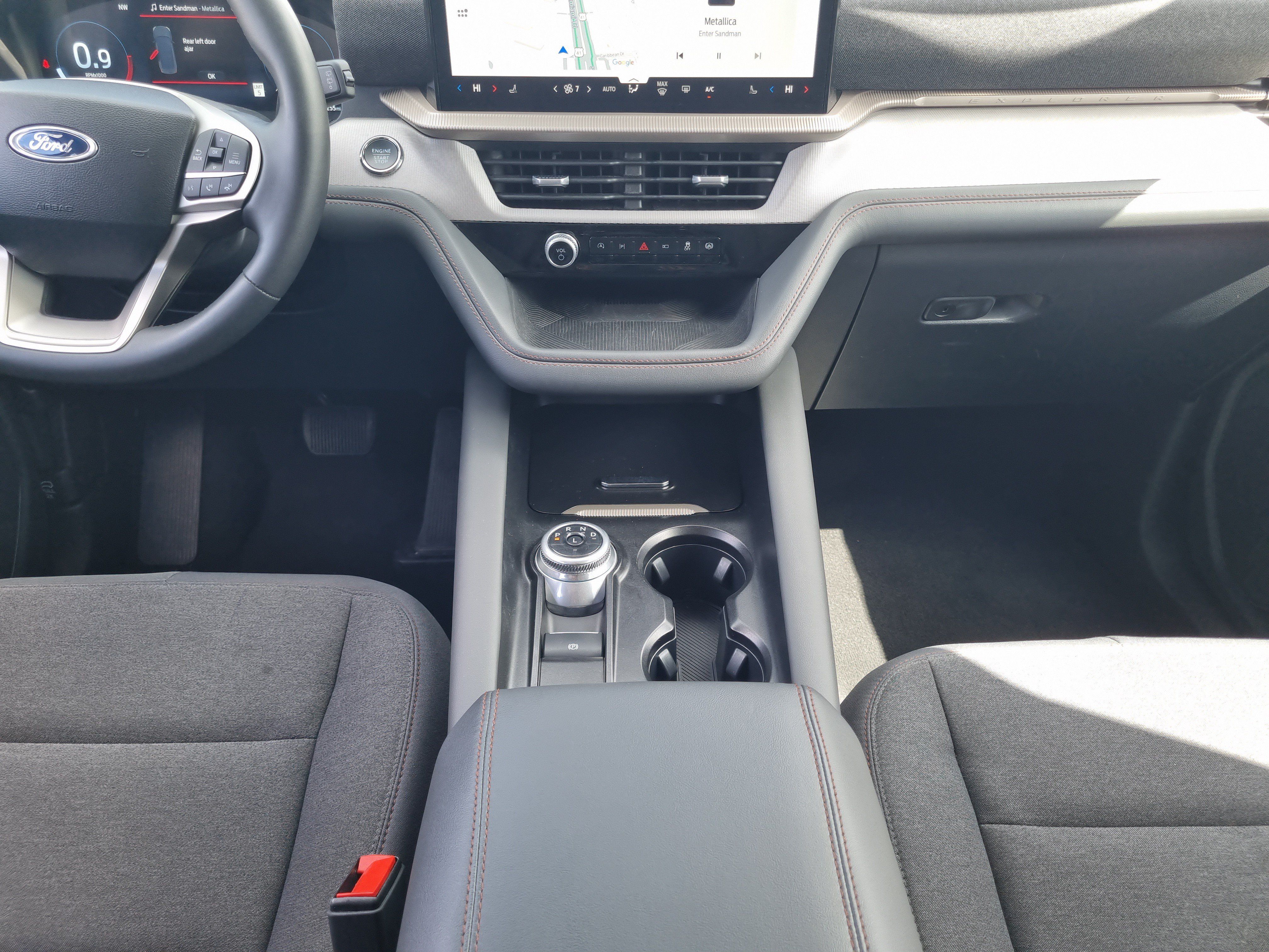 Used 2025 Ford Explorer Active AWD/4WD image 22