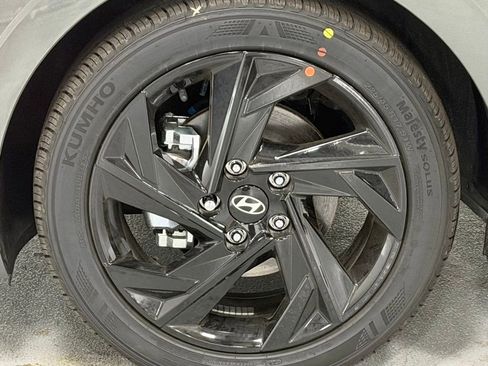 Certified 2026 Hyundai Elantra Sport image 9