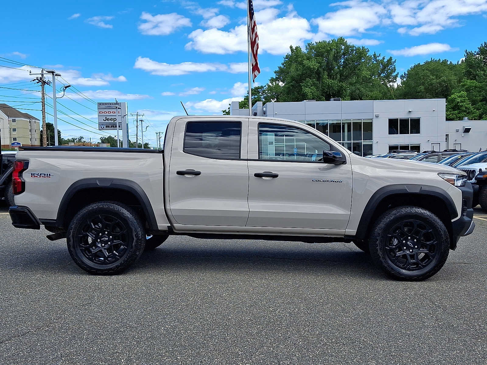 Used 2026 Chevrolet Colorado Trail Boss AWD/4WD image 7