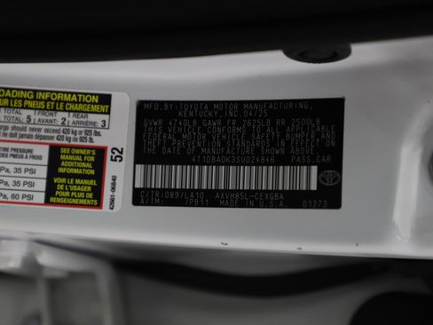 Used 2025 Toyota Camry XLE w/ Premium Plus Package image 24