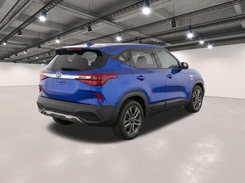 Used 2021 Kia Seltos LX AWD/4WD image 4