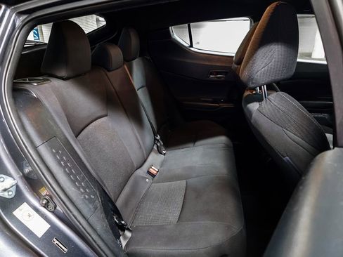 Used 2018 Toyota C-HR XLE image 32