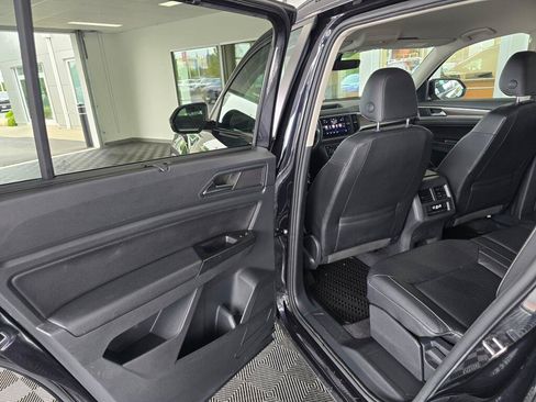 Used 2021 Volkswagen Atlas SE w/ Towing Package AWD/4WD image 36