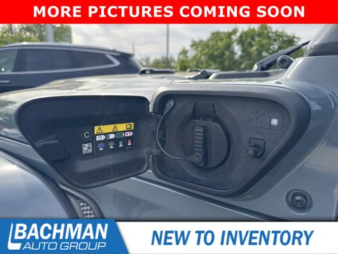 Used 2024 Jeep Wrangler Sport S AWD/4WD image 11