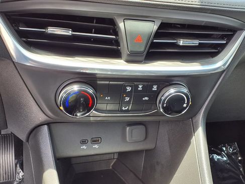 Certified 2024 Buick Encore GX Preferred FWD image 23