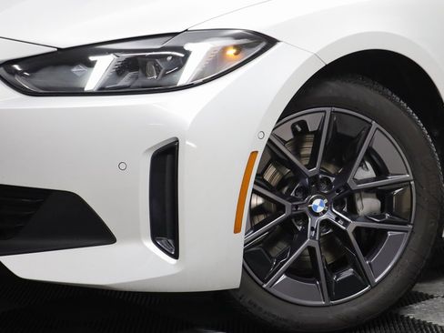 Used 2025 BMW i4 xDrive40i image 3