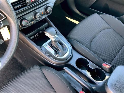 Used 2021 Kia Forte LXS FWD image 33