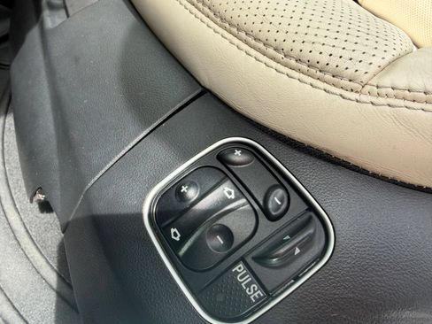 Used 2007 Mercedes-Benz SL 550 image 12