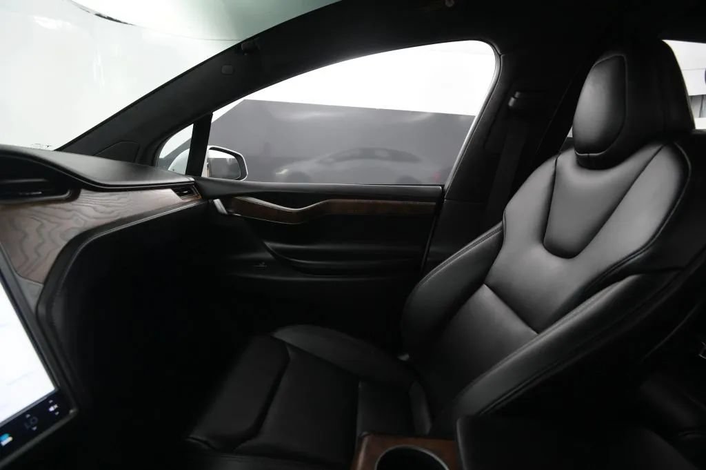 Used 2020 Tesla Model X Long Range AWD/4WD image 25