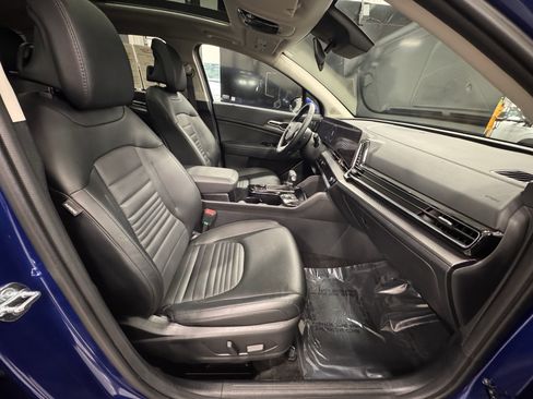 Certified 2025 Kia Sportage SX image 28