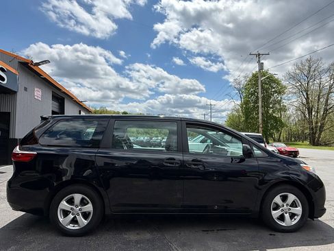 Used 2015 Toyota Sienna L FWD image 7