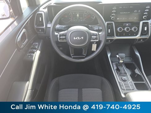 Used 2022 Kia Sorento LX FWD image 24