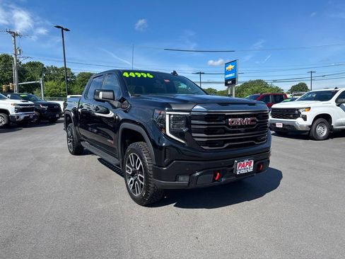 Used 2022 GMC Sierra 1500 AT4 w/ AT4 Premium Package AWD/4WD image 2