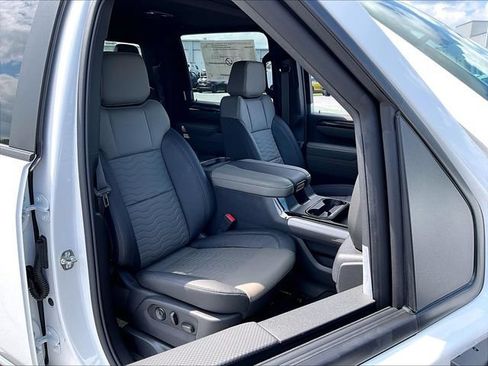New 2026 Chevrolet Silverado 2500 ZR2 w/ LPO, Dark Essentials Package AWD/4WD image 29