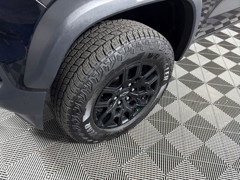 Used 2024 Chevrolet Colorado Trail Boss image 9