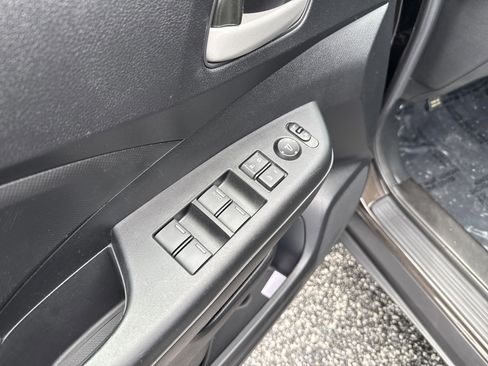 Used 2013 Honda CR-V LX image 15
