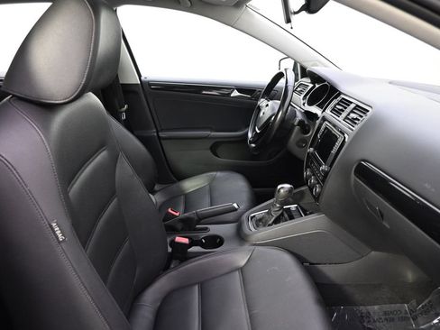 Used 2017 Volkswagen Jetta SEL FWD image 16