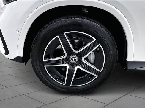 Used 2025 Mercedes-Benz GLC 350e 4MATIC image 10