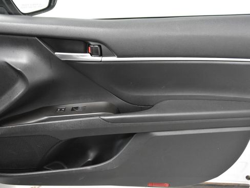 Used 2023 Toyota Camry SE FWD image 14