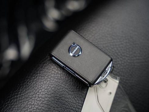 Used 2022 Volvo XC90 T6 Momentum w/ Advanced Package image 42