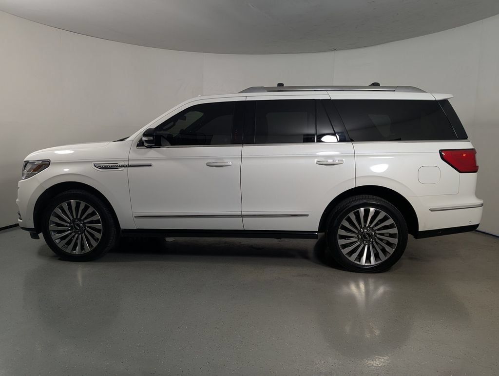 Used 2021 Lincoln Navigator Reserve RWD image 4