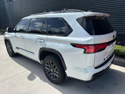 Used 2026 Toyota Sequoia Platinum AWD/4WD image 3