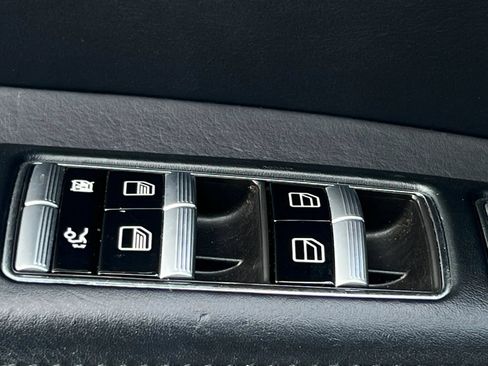 Used 2012 Mercedes-Benz S 63 AMG image 40