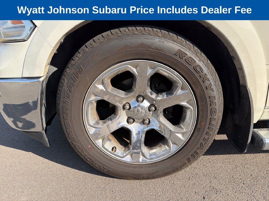 Used 2017 RAM 1500 Laramie w/ Convenience Group AWD/4WD image 2