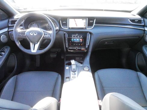 Used 2024 INFINITI QX55 Essential image 10