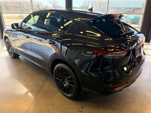 Used 2022 Maserati Levante Modena image 4