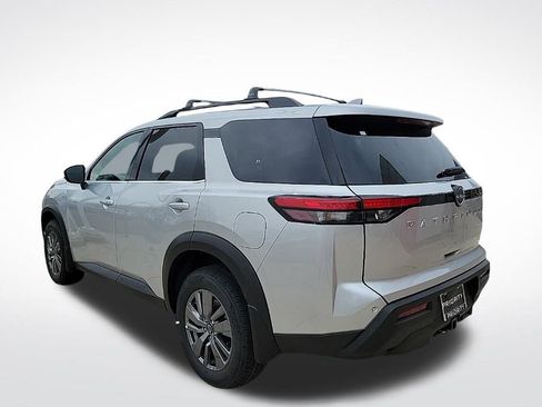 New 2025 Nissan Pathfinder SV image 3
