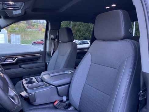 Used 2024 Chevrolet Silverado 3500 LT w/ Convenience Package image 14