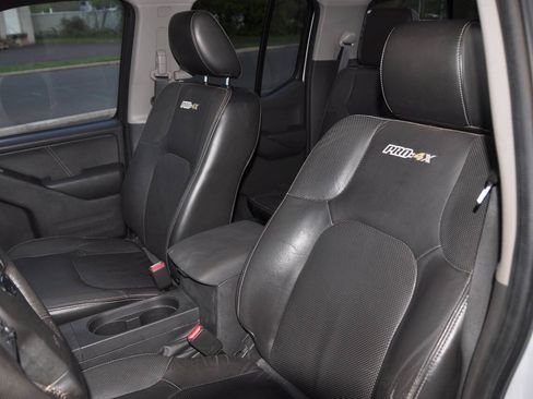 Used 2015 Nissan Frontier PRO-4X w/ Pro-4x Luxury Package AWD/4WD image 25