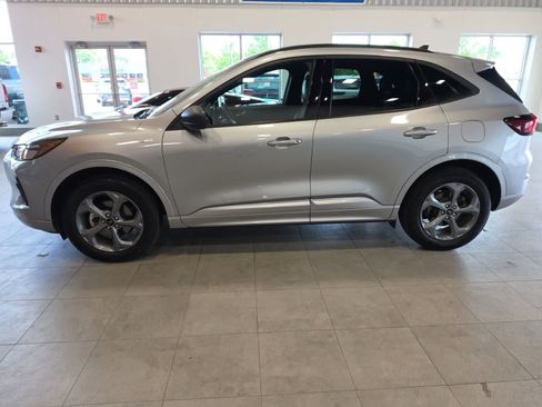 Used 2024 Ford Escape ST-Line w/ Tech Pack #1 AWD/4WD image 12