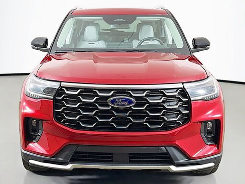 Used 2025 Ford Explorer Platinum w/ Ultimate Package AWD/4WD image 16