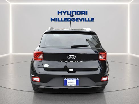 New 2026 Hyundai Venue SEL FWD image 4