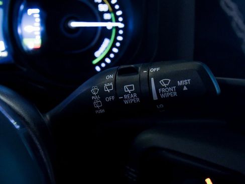 Used 2025 Jeep Wrangler Unlimited Sahara AWD/4WD image 18