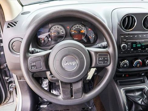 Used 2016 Jeep Compass Sport FWD image 12