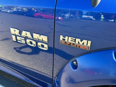 Used 2016 RAM 1500 Classic SLT w/ Luxury Group image 16