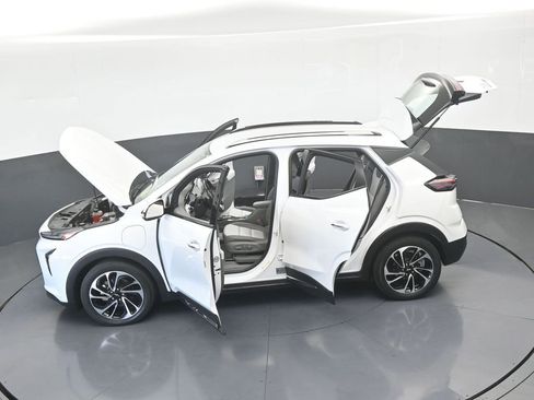 Used 2023 Chevrolet Bolt EUV Premier image 77