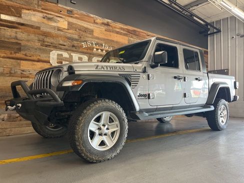 Used 2020 Jeep Gladiator Sport w/ Quick Order Package 24S image 2