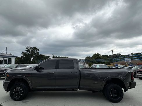 Used 2022 RAM 3500 Laramie AWD/4WD image 4